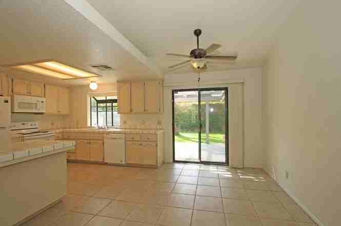 78615 Bottlebrush Dr - Photo 7 of 17