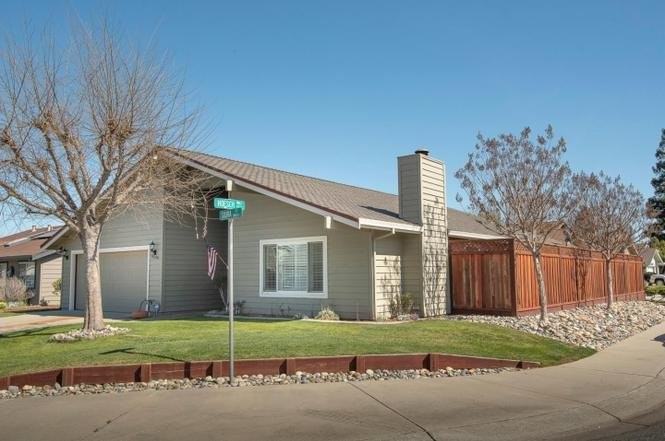 8548 Silvia St - Photo 2 of 16