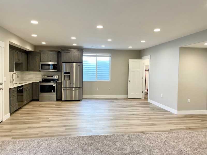 6953 S 675 E - Photo 3 of 34