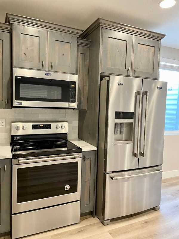 6953 S 675 E - Photo 4 of 34