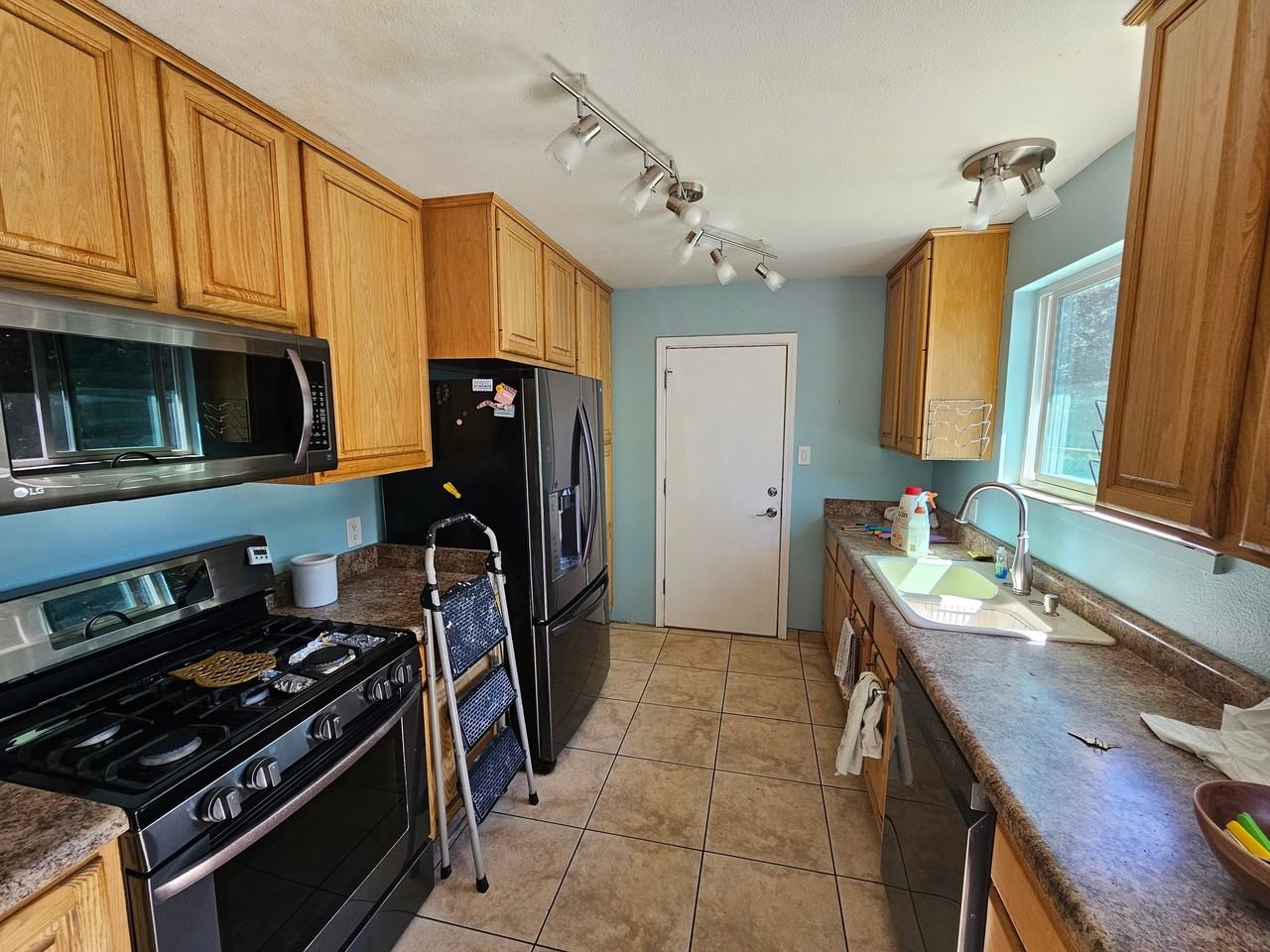 3801 E Mallard Ln - Photo 4 of 17