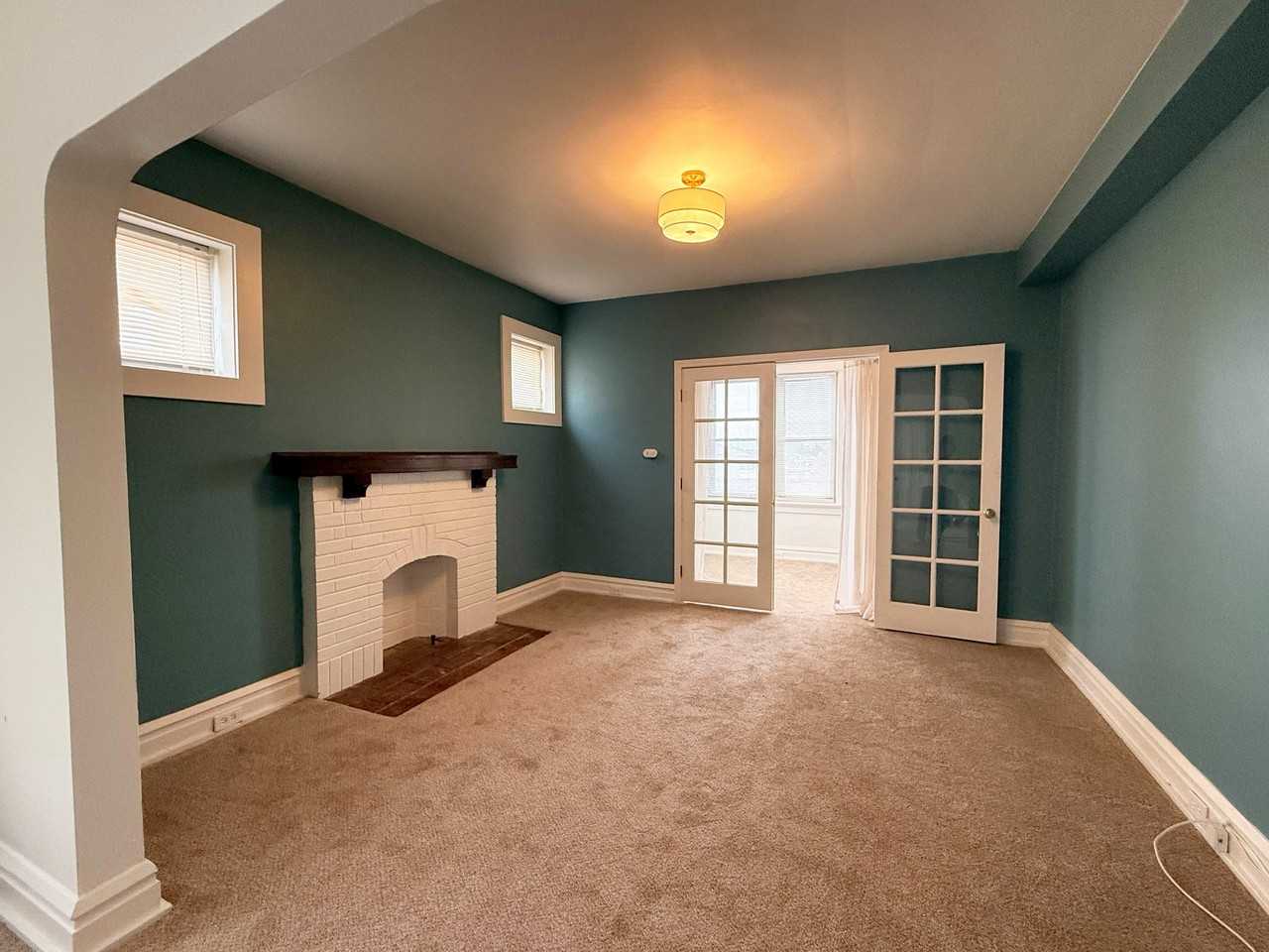 4909 Lansdowne Ave #3E - Photo 2 of 31