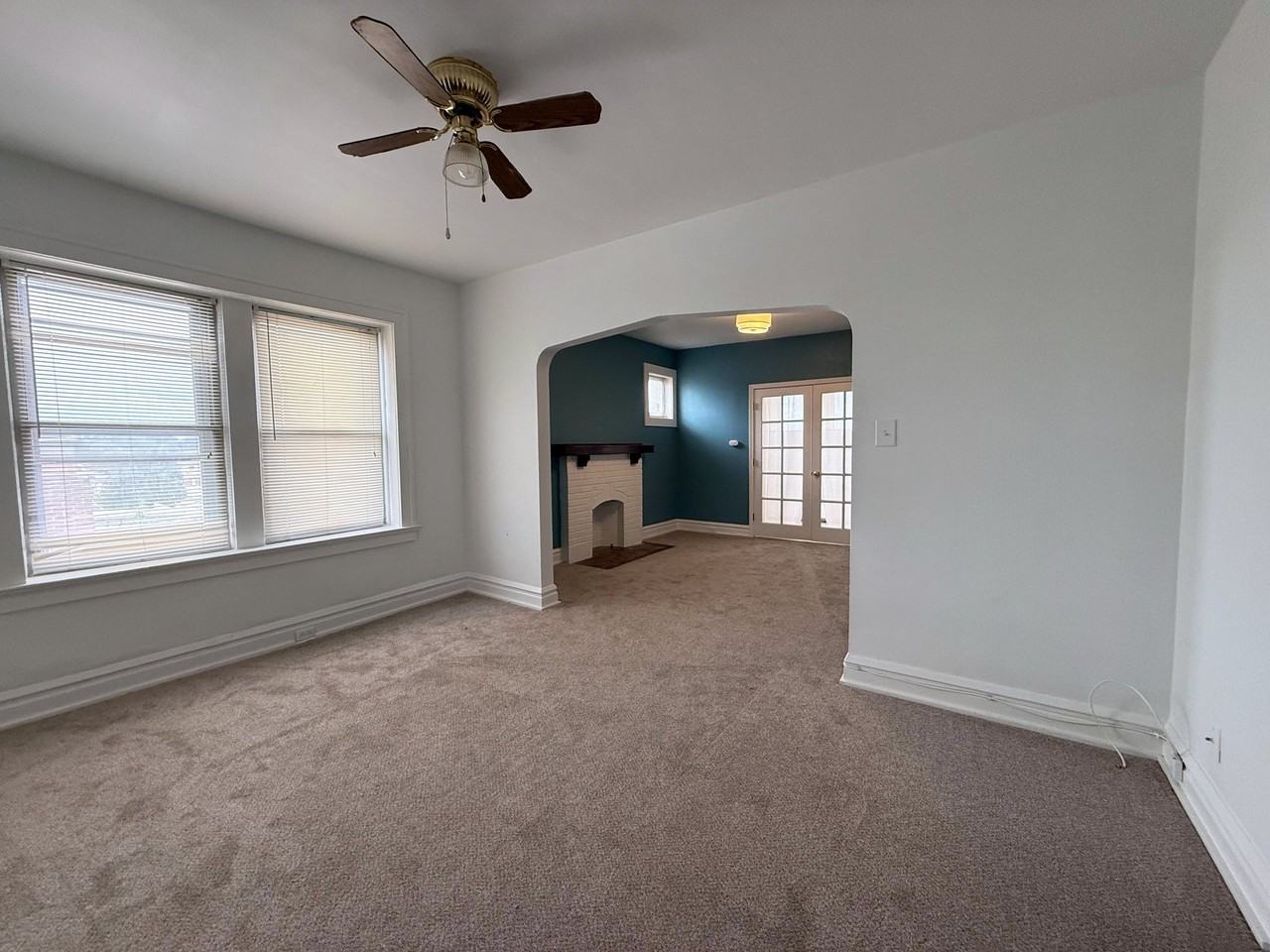 4909 Lansdowne Ave #3E - Photo 4 of 31