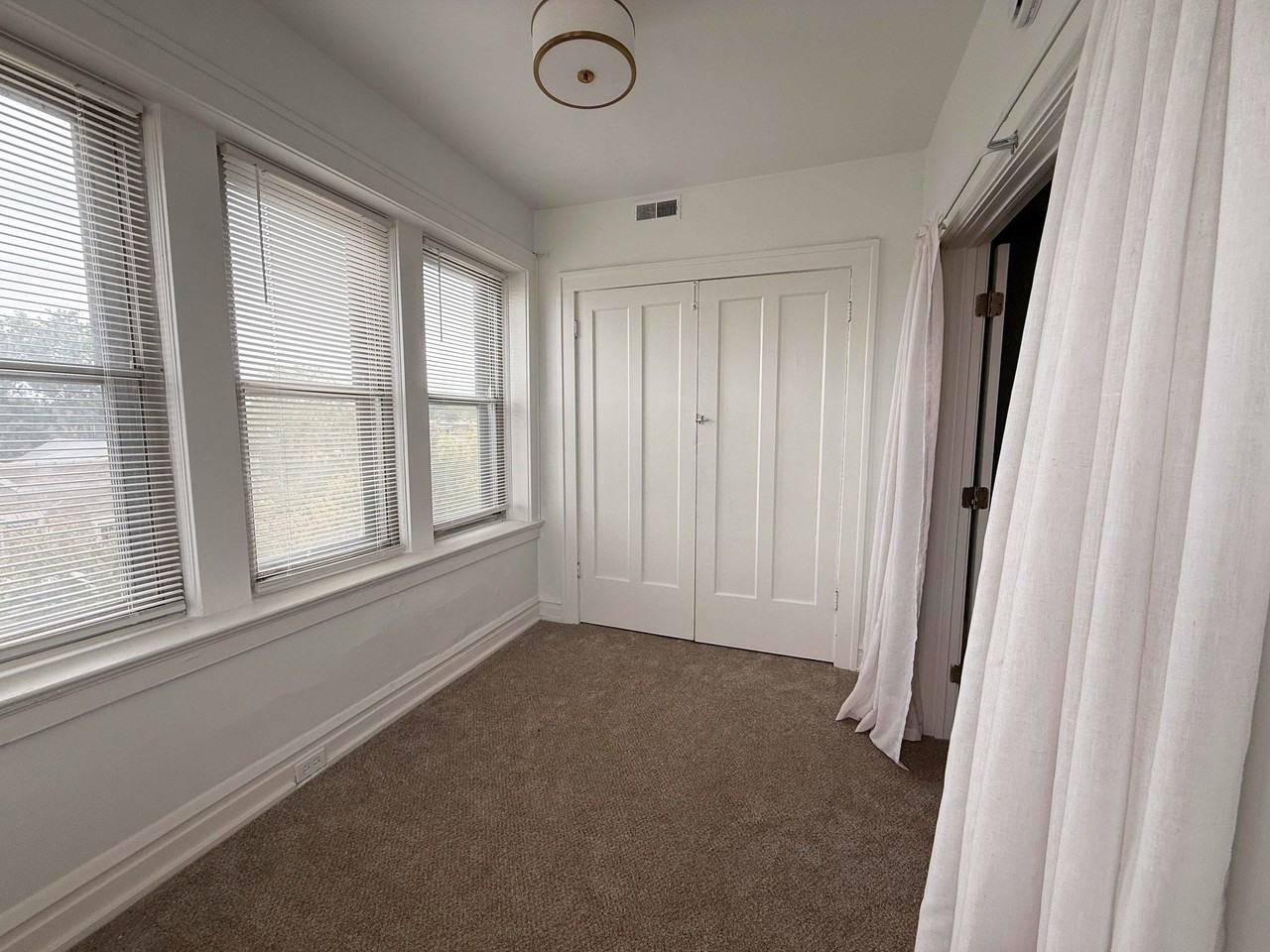 4909 Lansdowne Ave #3E - Photo 6 of 31