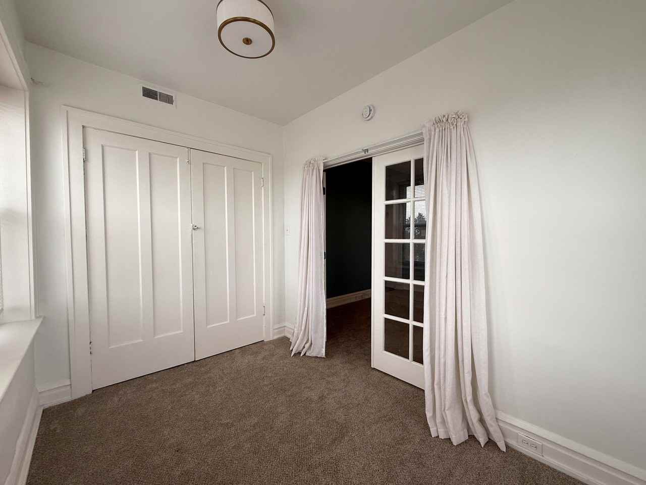 4909 Lansdowne Ave #3E - Photo 7 of 31