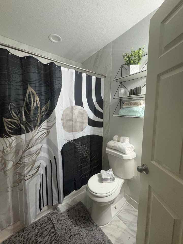 7028 Gammage St - Photo 4 of 12