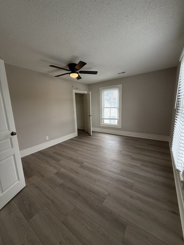 316 N Government St #B - Photo 3 of 14