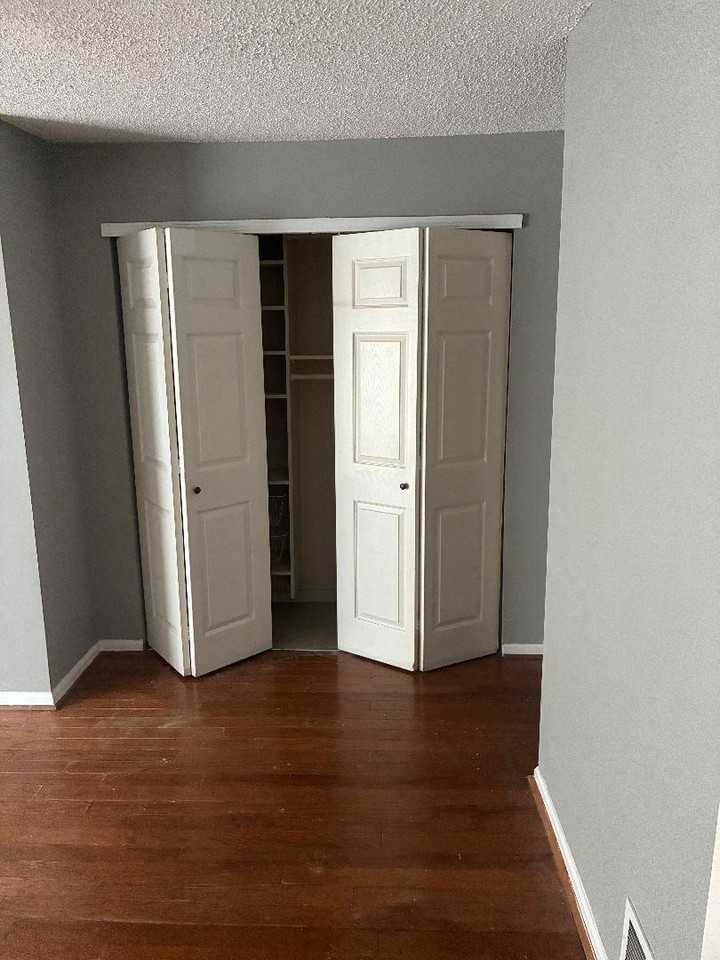 16 Boston Ct - Photo 7 of 13