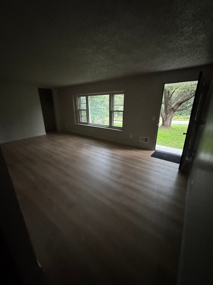 3950 Hulberton Rd - Photo 7 of 12