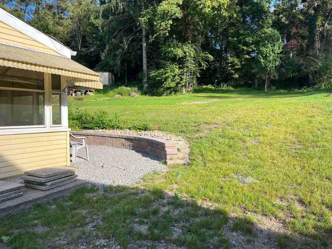 1938 Glencrest Dr - Photo 3 of 18
