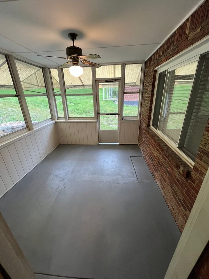 1938 Glencrest Dr - Photo 6 of 18