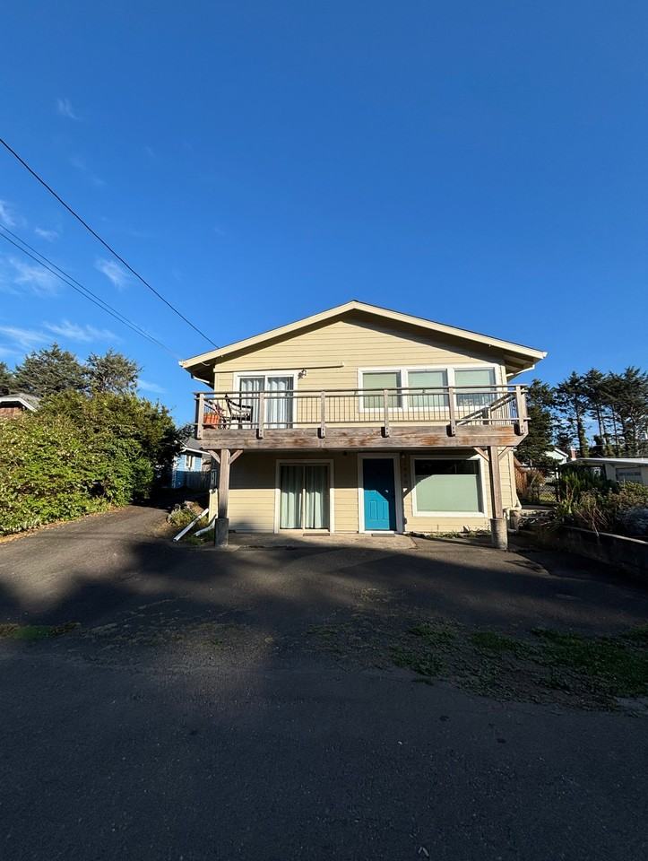 2950A Sw Beach Ave - Photo 2 of 9