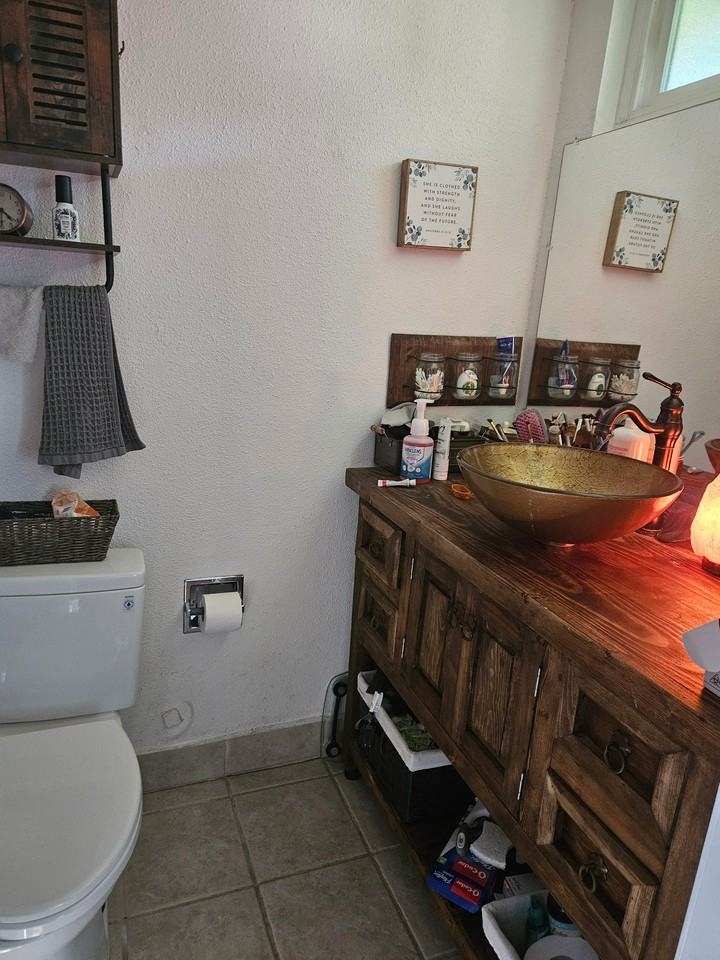 2570 College Ln - Photo 6 of 22