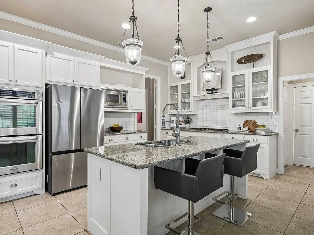 9004 Cypress Creek Rd - Photo 4 of 20
