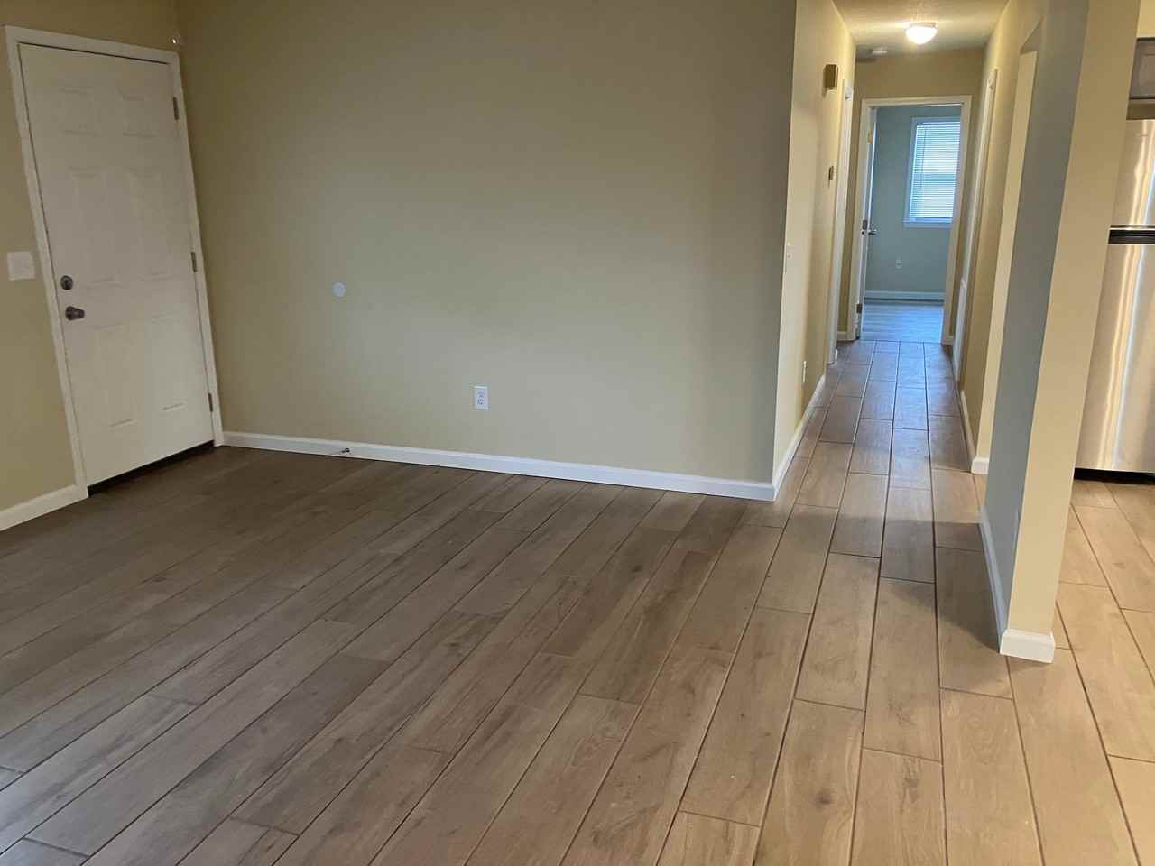 349 Redwood Rd - Photo 2 of 10