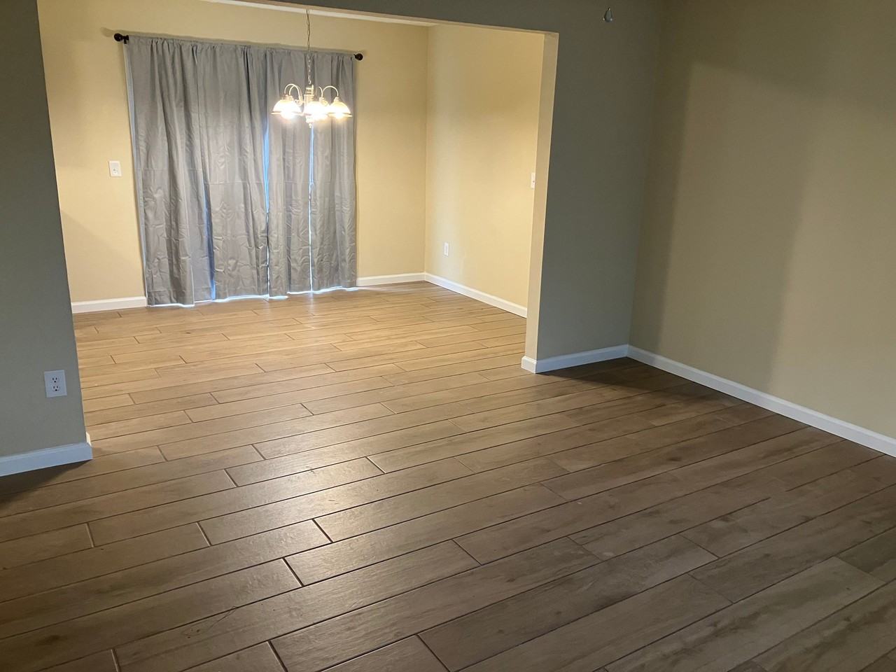 349 Redwood Rd - Photo 4 of 10