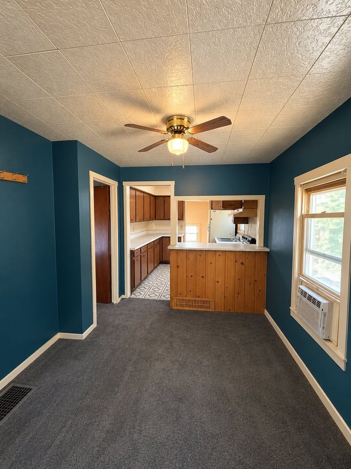 1421 Sedgwick St - Photo 6 of 20