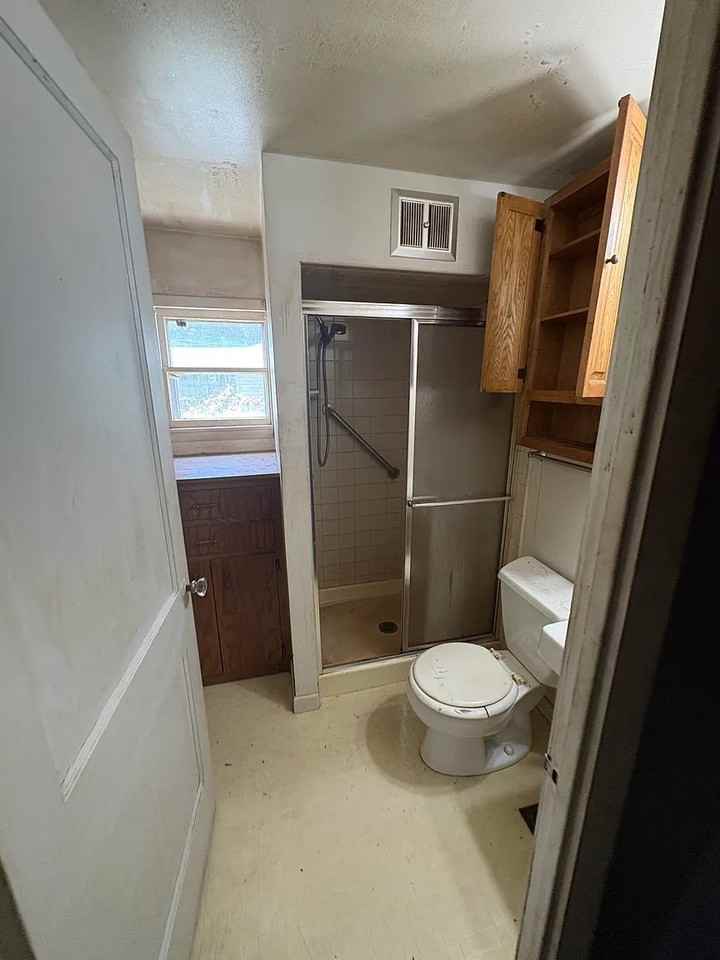 1421 Sedgwick St - Photo 7 of 20