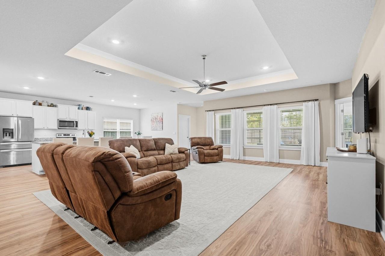 724 Quintana St - Photo 3 of 19