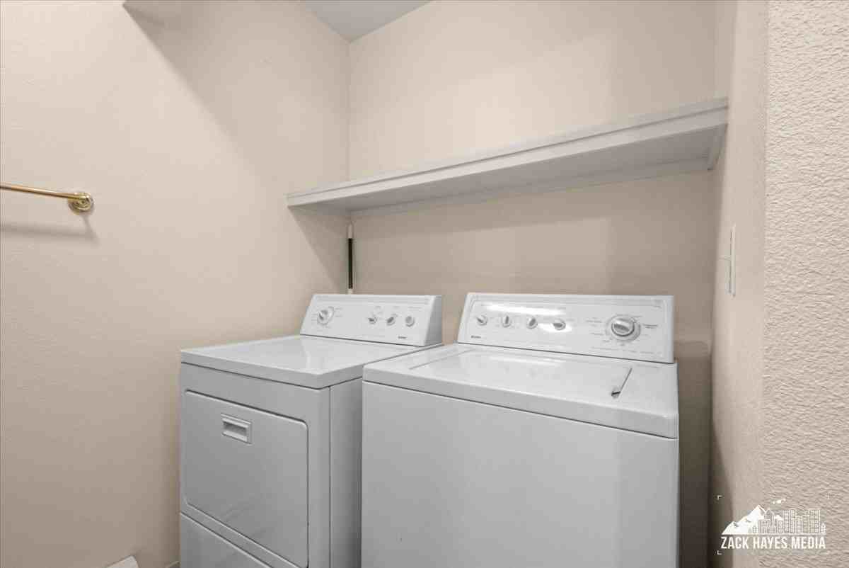 928 E 10th Ave #4 - Photo 6 of 7