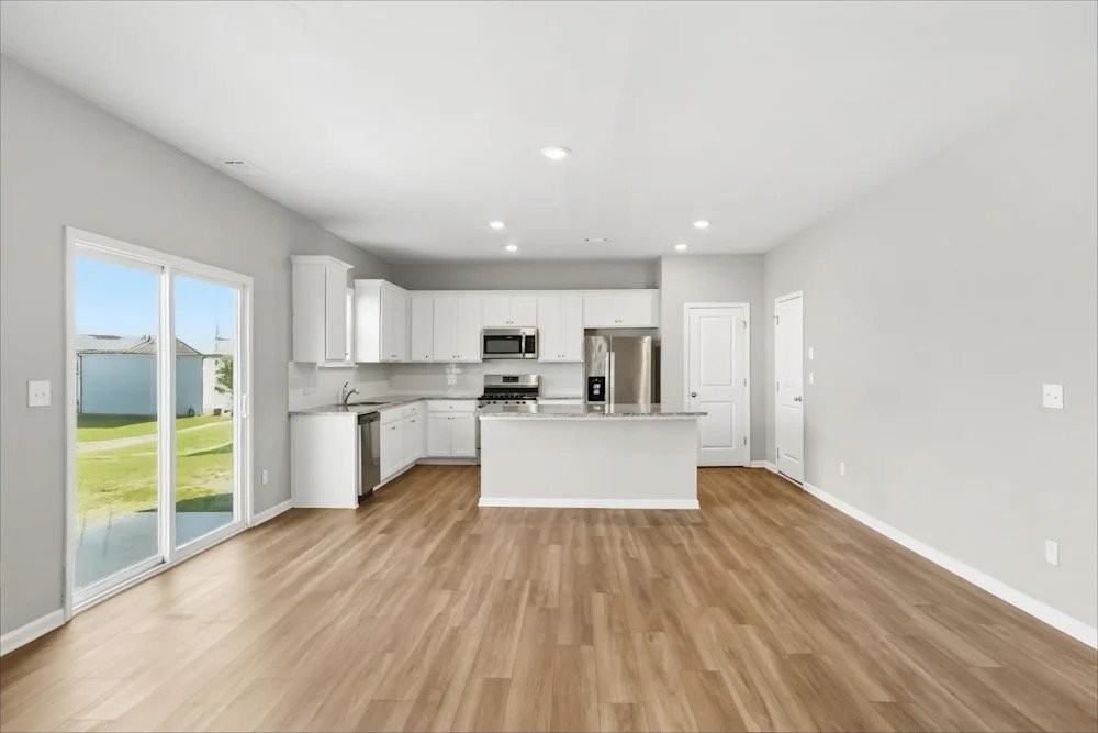 337 Amsterdam Way - Photo 2 of 11