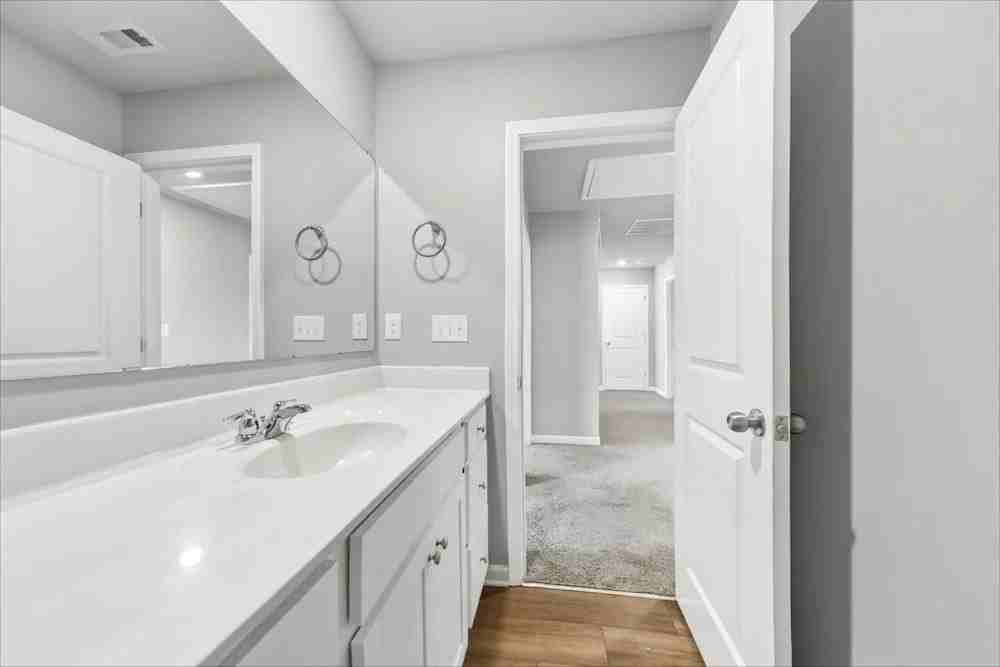 337 Amsterdam Way - Photo 7 of 11