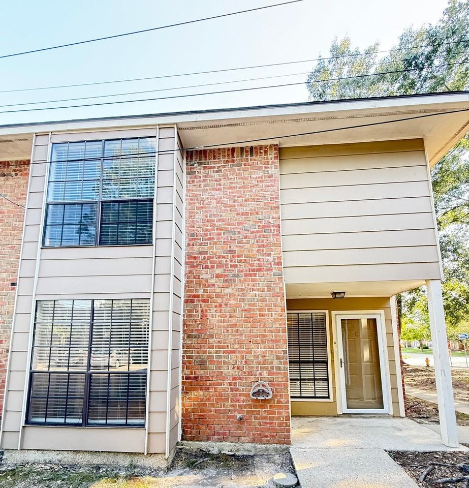 10125 Ballina Ave #C - Photo 2 of 16