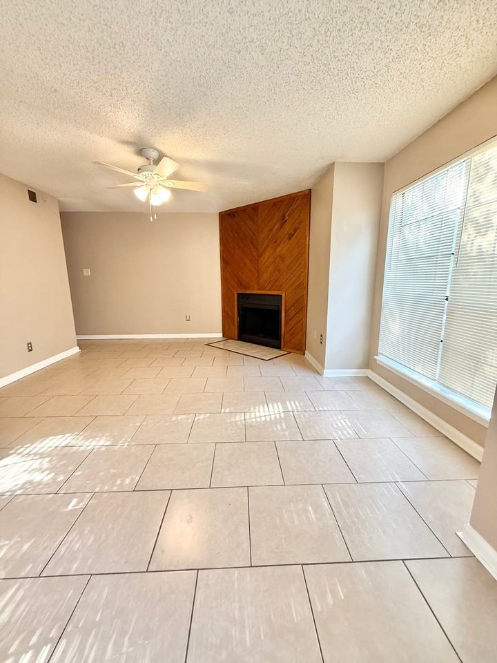 10125 Ballina Ave #C - Photo 3 of 16