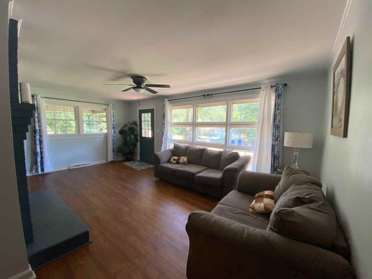 122 S Pleasant St - Photo 2 of 13