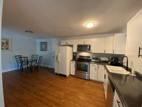 122 S Pleasant St - Photo 3 of 13