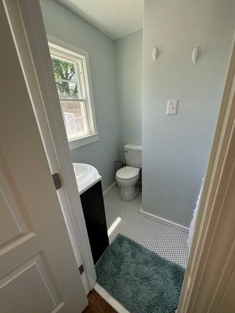 122 S Pleasant St - Photo 5 of 13