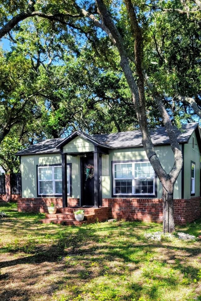 404 33rd Ave N #BCK - Photo 2 of 10