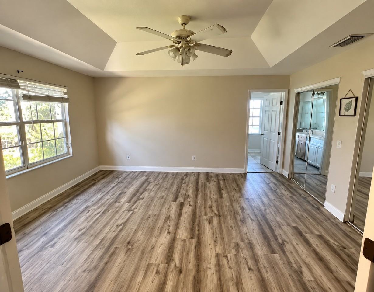 2112 Se Wild Meadow Cir #101 - Photo 3 of 5