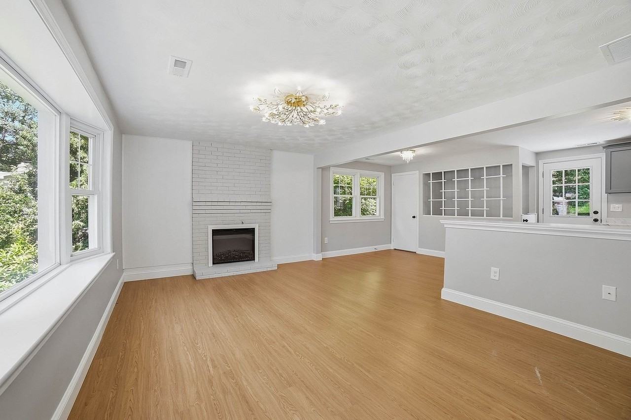 44 Topsfield Cir - Photo 5 of 19