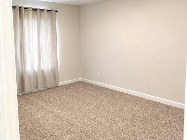 13726 S Sanibel St - Photo 4 of 12