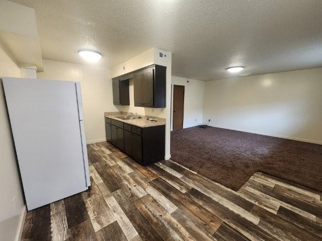 505 S 5th St #D4 - Photo 2 of 8