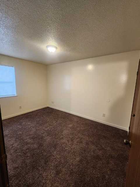 505 S 5th St #D4 - Photo 7 of 8