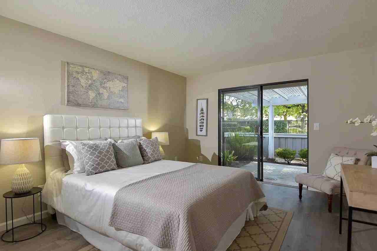 1116 Silver Oak Ct - Photo 5 of 11