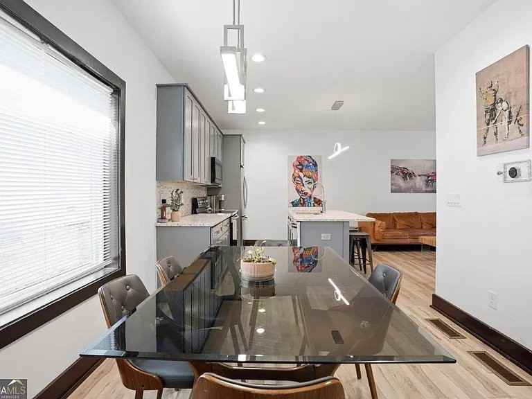 1076 Center St Nw - Photo 3 of 29