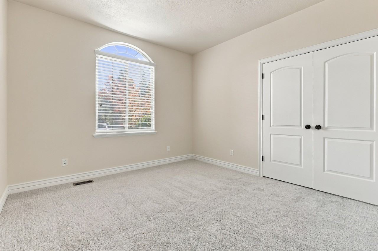 6709 W Avery Ave - Photo 6 of 20