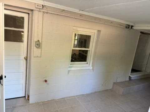 200 N Quinsigamond Ave #B - Photo 2 of 9