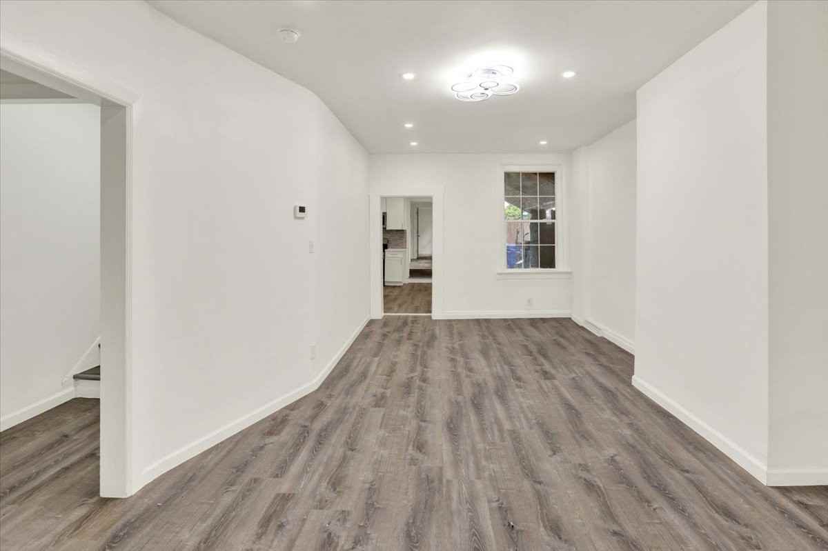 226 S 4th St - Photo 4 of 6