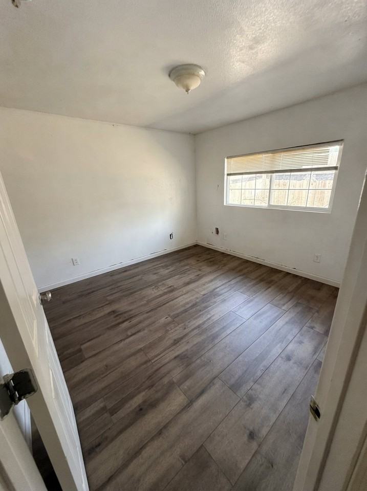 3887 Ryde Ave - Photo 3 of 6