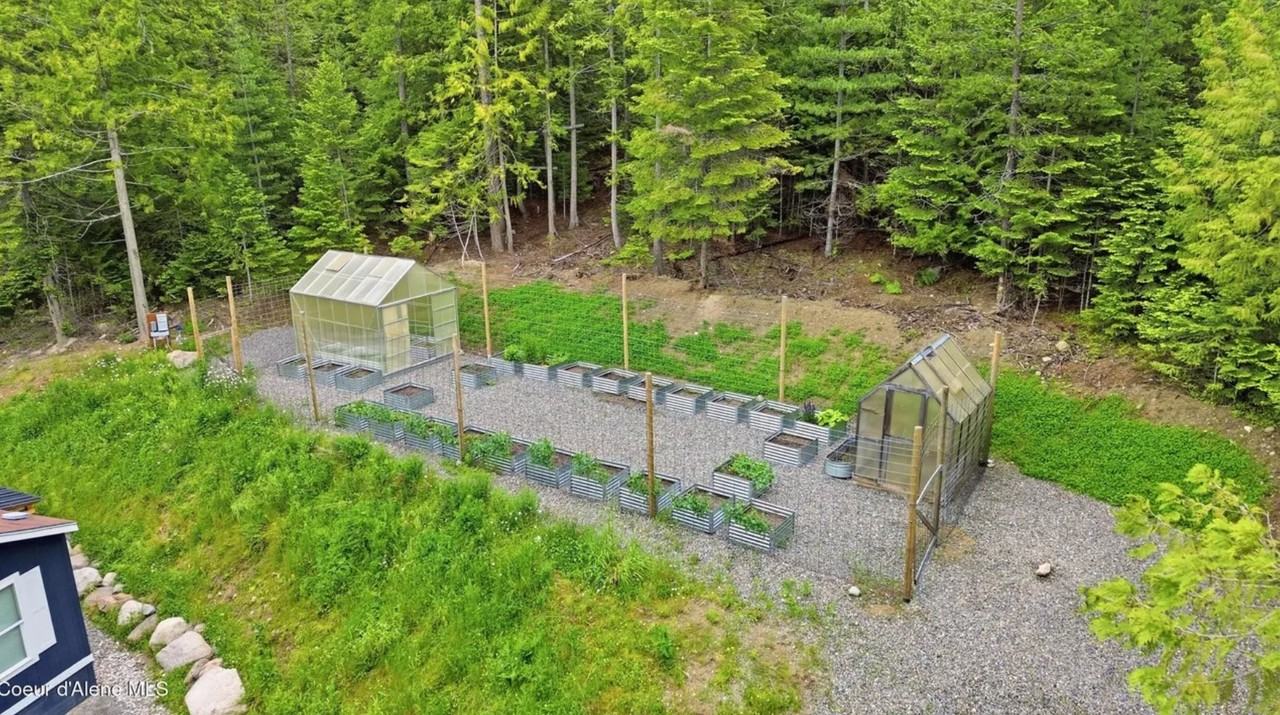 260 Fry Creek Rd - Photo 4 of 20