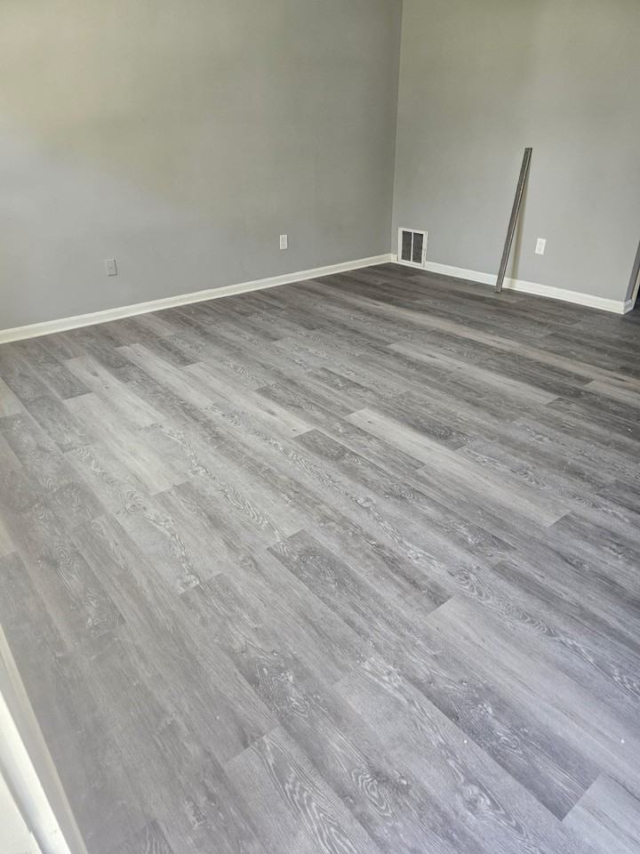 1709 Addison Rd S - Photo 2 of 7