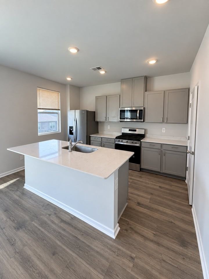 5003 Benelli Dr - Photo 5 of 19