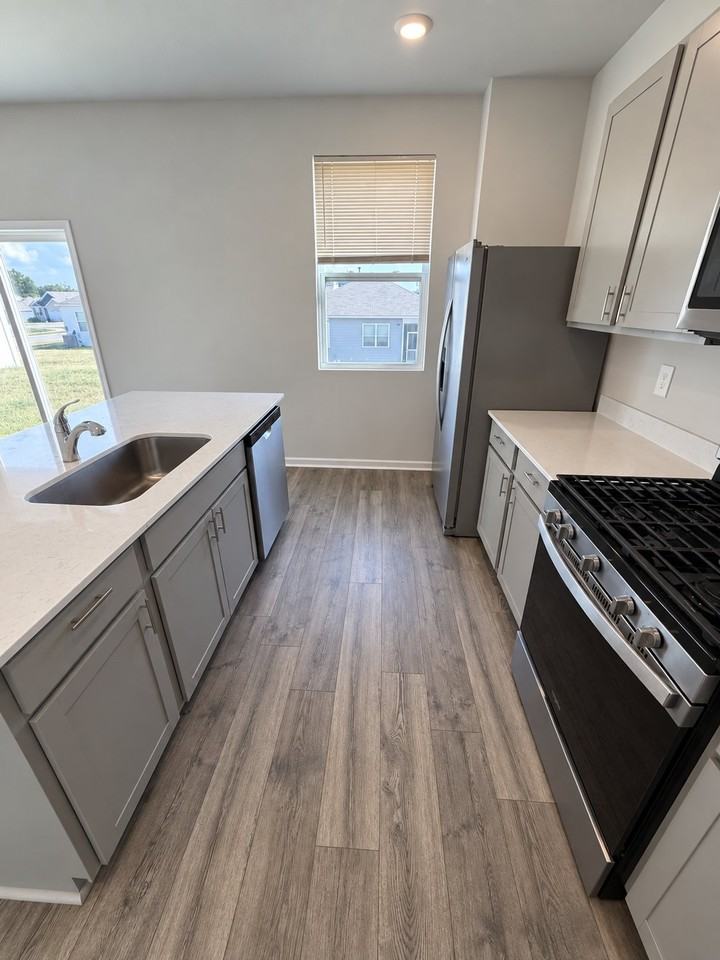 5003 Benelli Dr - Photo 6 of 19
