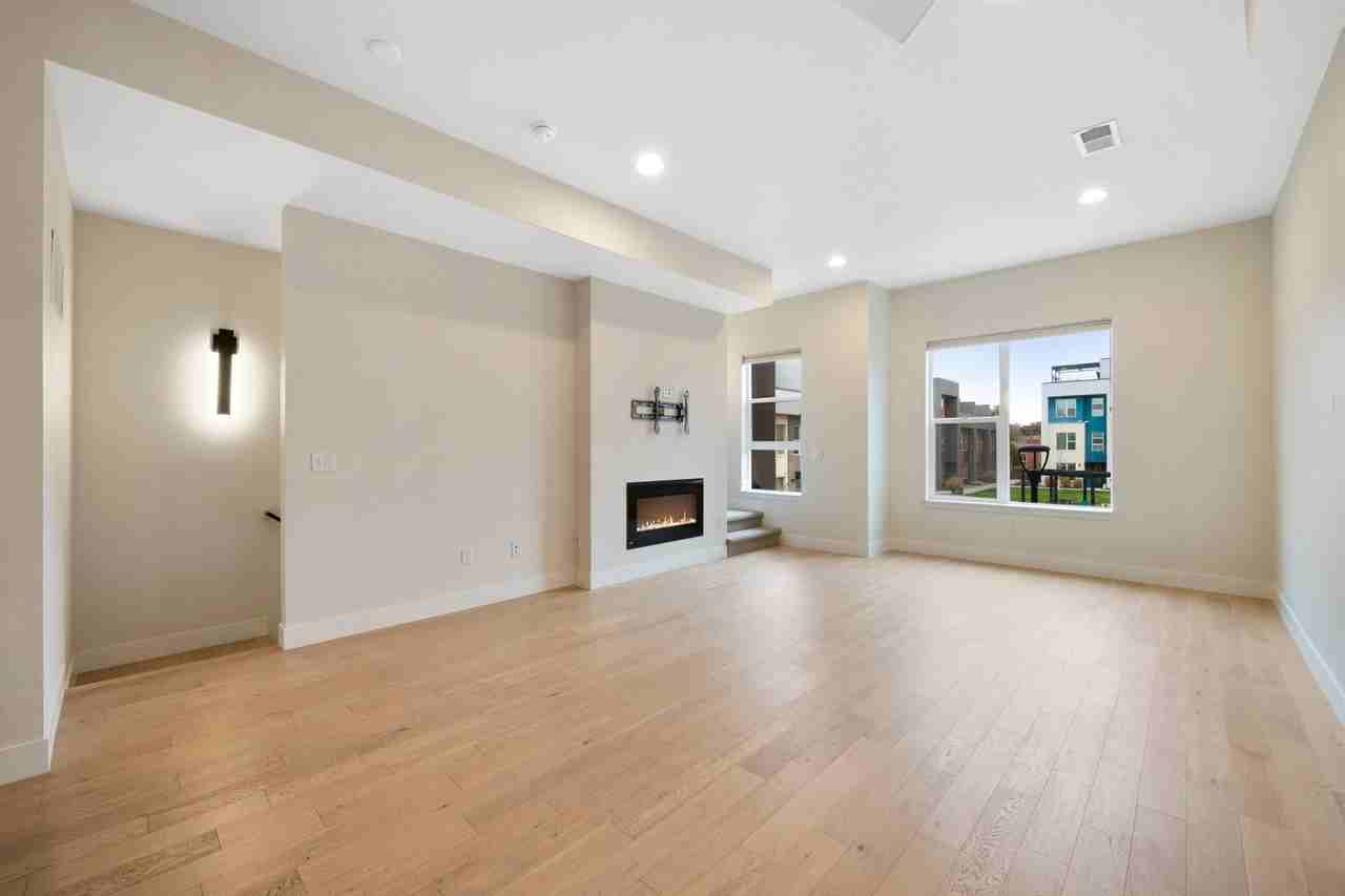 3048 Wilson Ct #2 - Photo 5 of 19