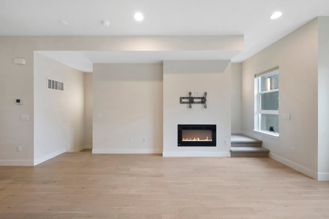 3048 Wilson Ct #2 - Photo 7 of 19