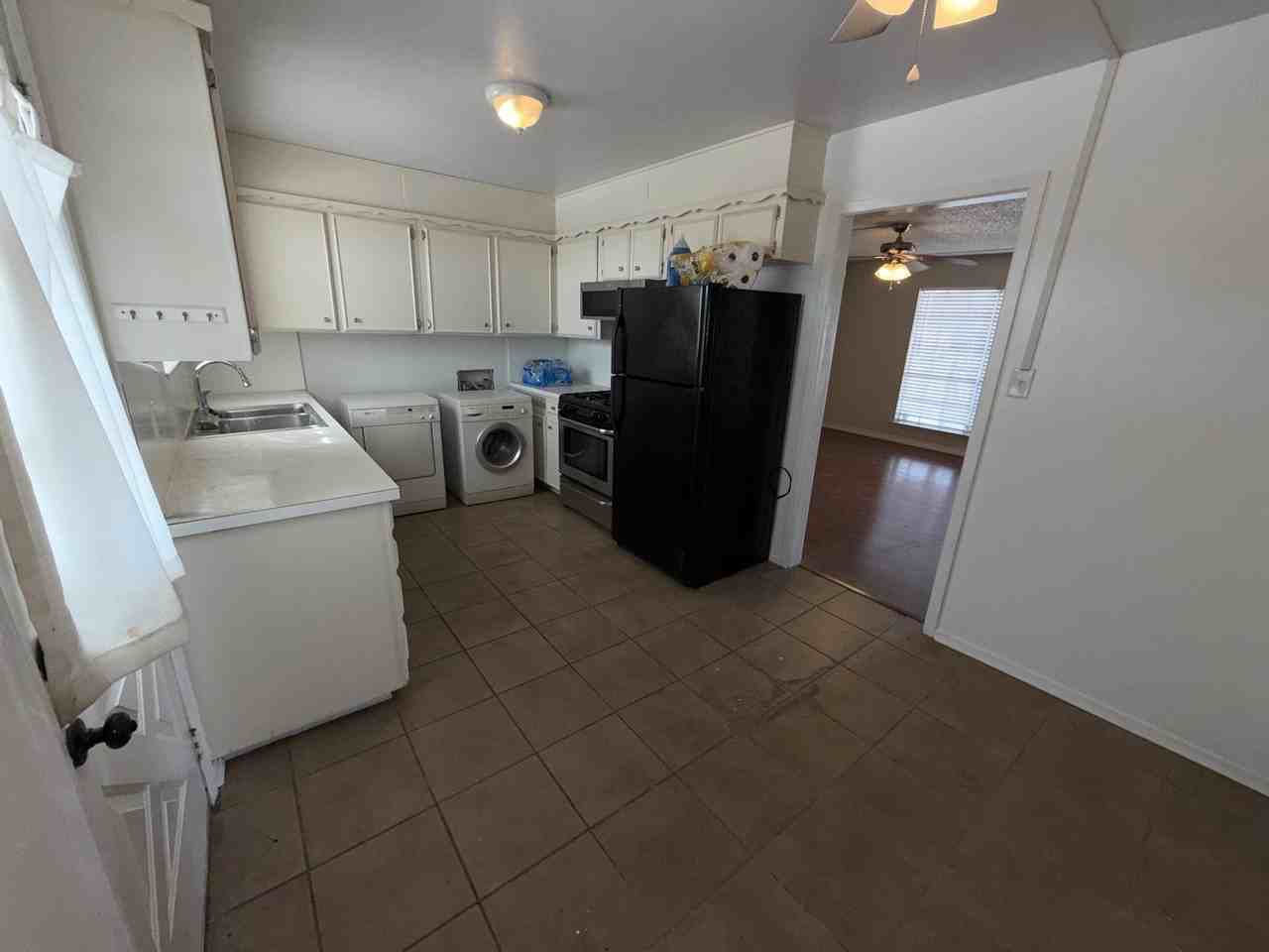 8005 Carrick St #C - Photo 4 of 20